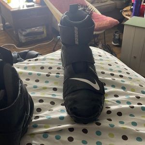 Nike fastflex force cleats in children’s size 5.5